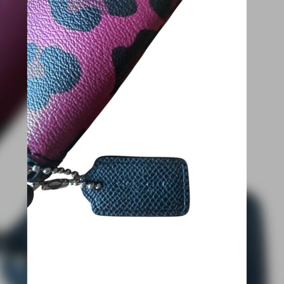 COACH NEW Cranberry Ocelot Animal Print Zippered Wristlet - Picture 3 of 7